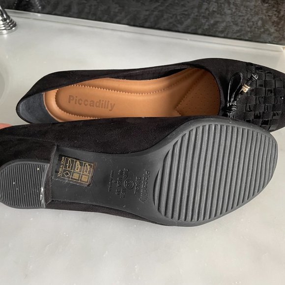 Picadilly heels. Black heels with bow detail on toe, size 40, US 9 - Picture 7 of 8